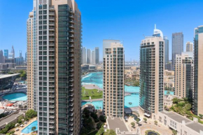 Downtown Dubai, Luxury 2 Bed 2 Bath Apartment - Pool, Gym, AirCon, Parking - Views of The Dubai Fountain & Burj Khalifa